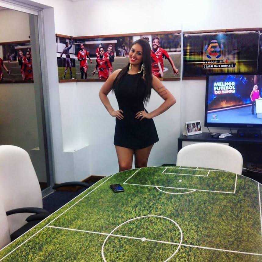 Letícia é apresentadora da TV Esporte + Foto: Divulgação