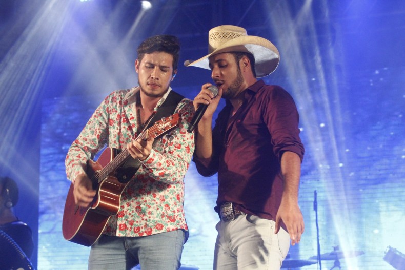 Bruno e Barreto tocam em festival sertanejo no Villa Country