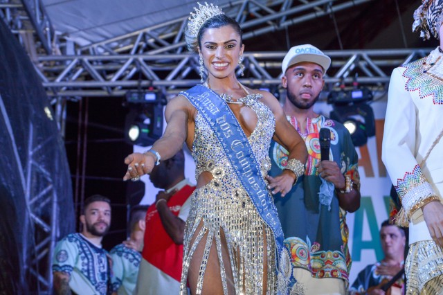 Musa da Tatuapé exibe corpo musculoso em festa de carnaval
