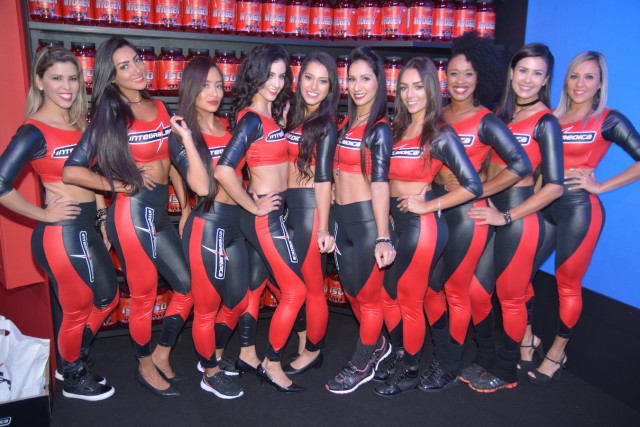 Beldades roubam a cena no Arnold Classic, veja