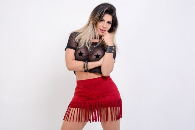 Ex-bailarina do Faustão, Vanessa Perez diz que “ser gostosa é um problema”