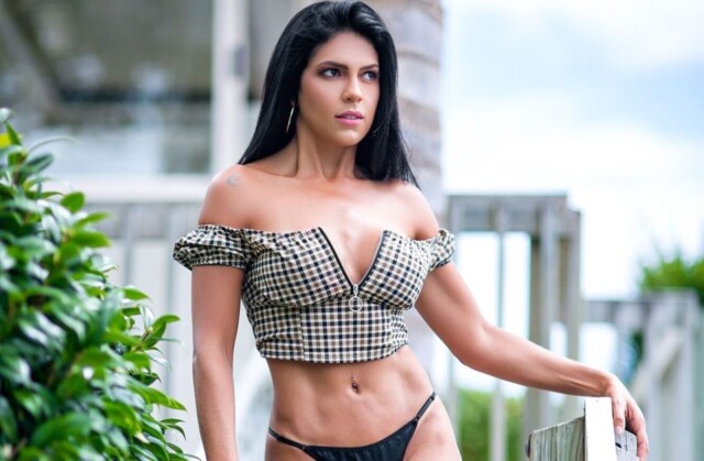 Modelo brasileira que mora na Nova Zelândia realiza bazar beneficente para ajudar os mais necessitados