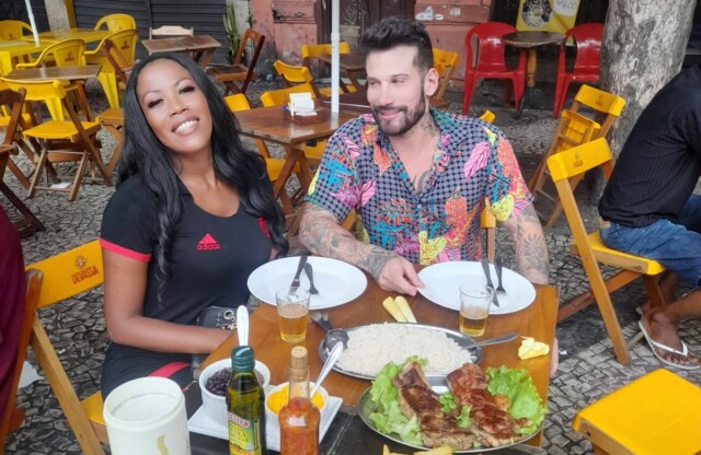 Musa do Flamengo curte final de semana e almeja futura participação em reality show