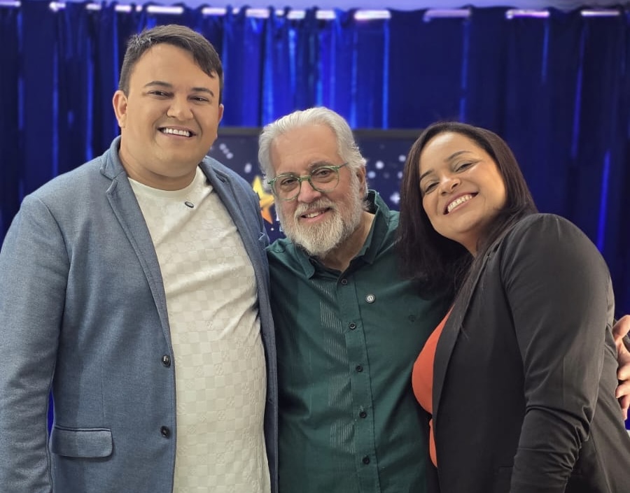 Apresentadores Luam Nougué (RedeTV e TV Metropolitana RJ) e Alessandra Santos (RedeTV e Gazeta Rio) cumprem agenda de programas de televisão em São Paulo