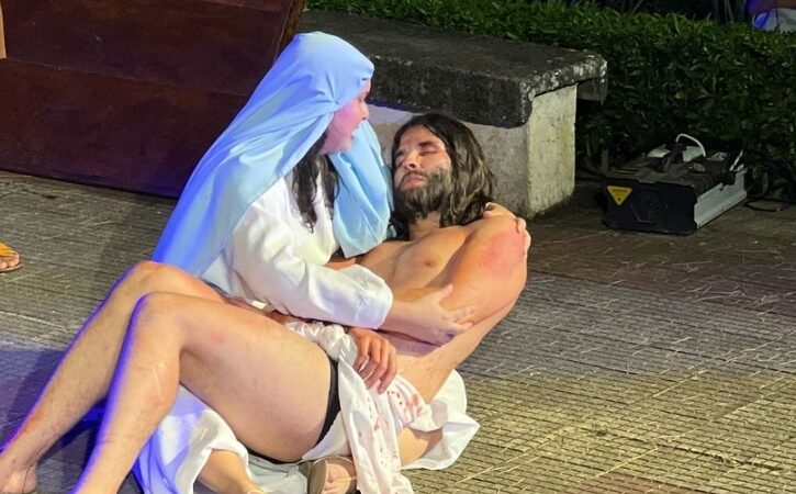 Musical “A Paixão de Cristo” emociona o público em Guaramiranga