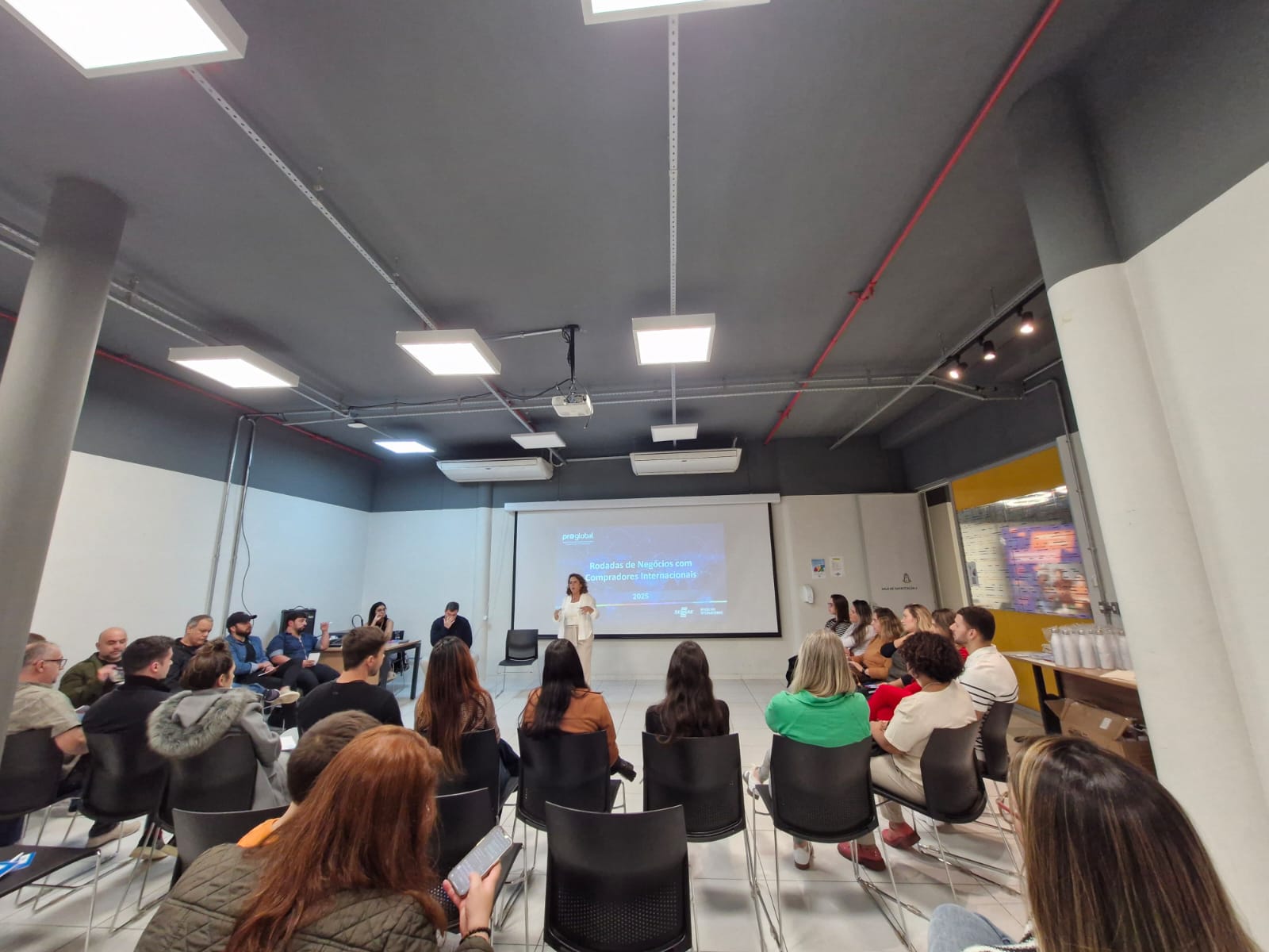 Fevest Experience 2025 recebe rodada internacional de negócios do Projeto SindExporta