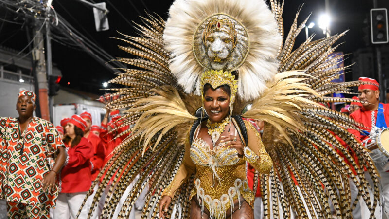 Índia Zurich se despede do posto de Rainha de Bateria do Leão de Nova Iguaçu 
