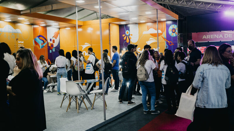Senac RJ participa da Fevest 2025 com palestras e ativações de moda, fotografia e design