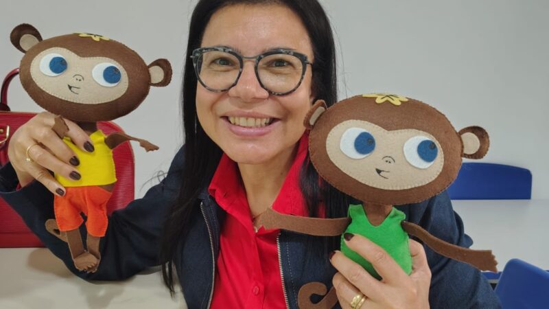 Isa Colli visita escola em Brasília e encanta alunos com literatura e inspiração