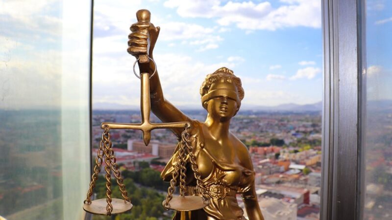 Indenização por erro médico em ortopedia de coluna